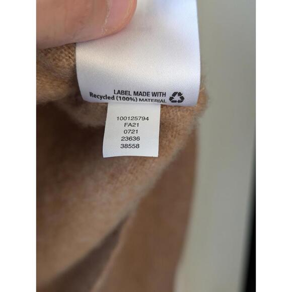 Charter Club Luxury Beige 100% Cashmere V-Neck Sweater Petite Large comfort warm - Picture 7 of 9